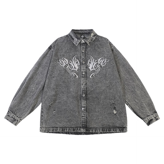 𝔽𝕦𝕤𝕚𝕠𝕟 𝔽𝕠𝕔𝕦𝕤 -ᴄʜɪᴄᴀɴᴏ♠︎悍匪♠︎ 美版花體字刺绣做舊水洗重磅牛仔襯衫