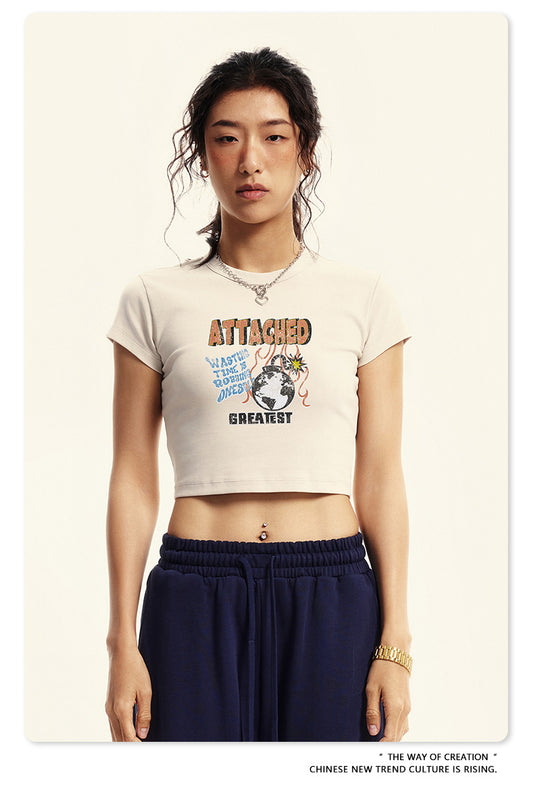 Fierce & Fitted 美式夏季修身字母印花辣妹短版上衣89 復古米