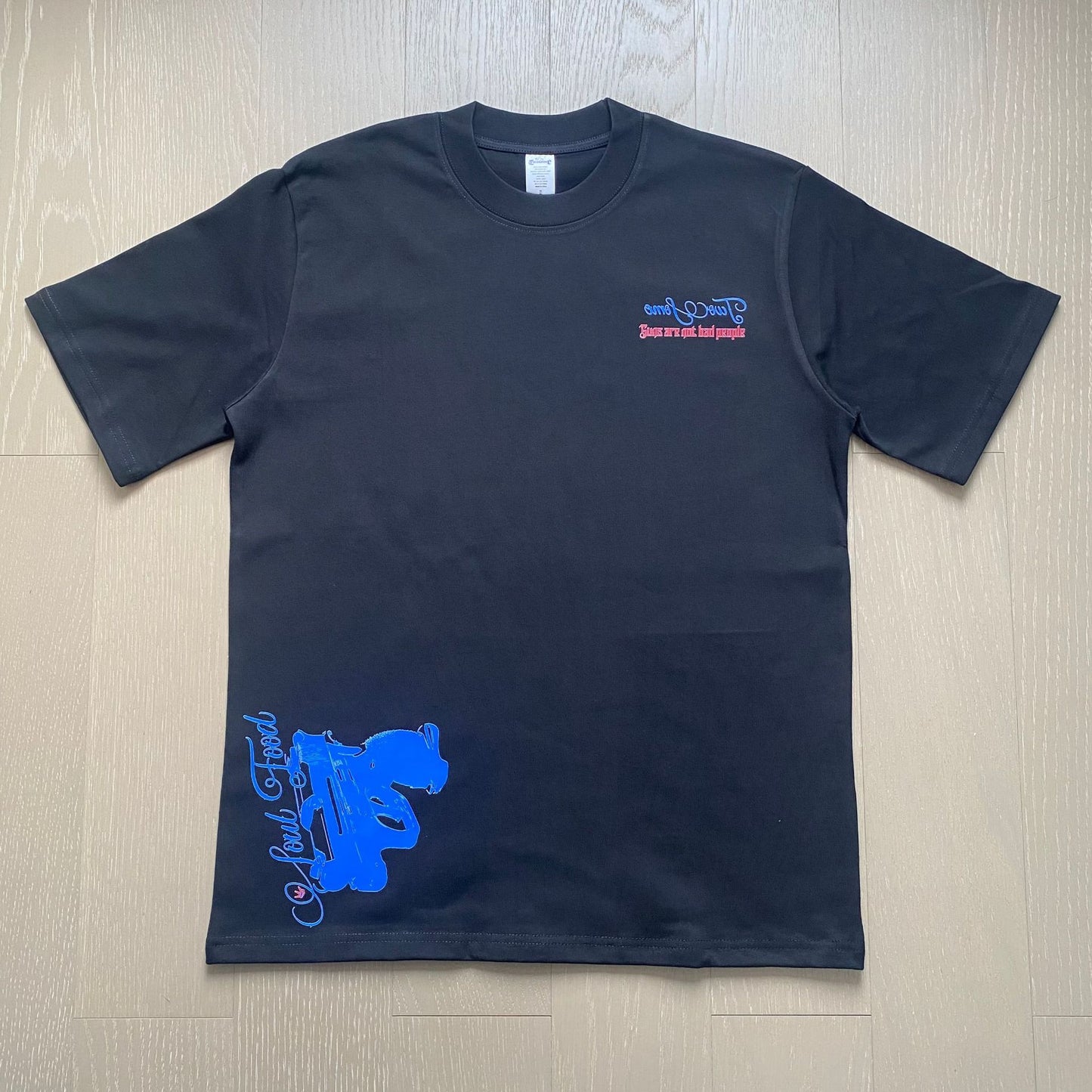 𝔽𝕦𝕤𝕚𝕠𝕟 𝔽𝕠𝕔𝕦𝕤-ᴄʜɪᴄᴀɴᴏ♠︎悍匪♠︎ 西海岸HIPHOP復古短袖