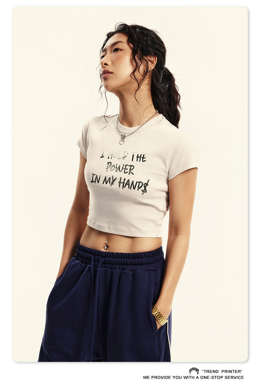 Fierce & Fitted 美式夏季修身字母印花辣妹短版上衣17 復古米