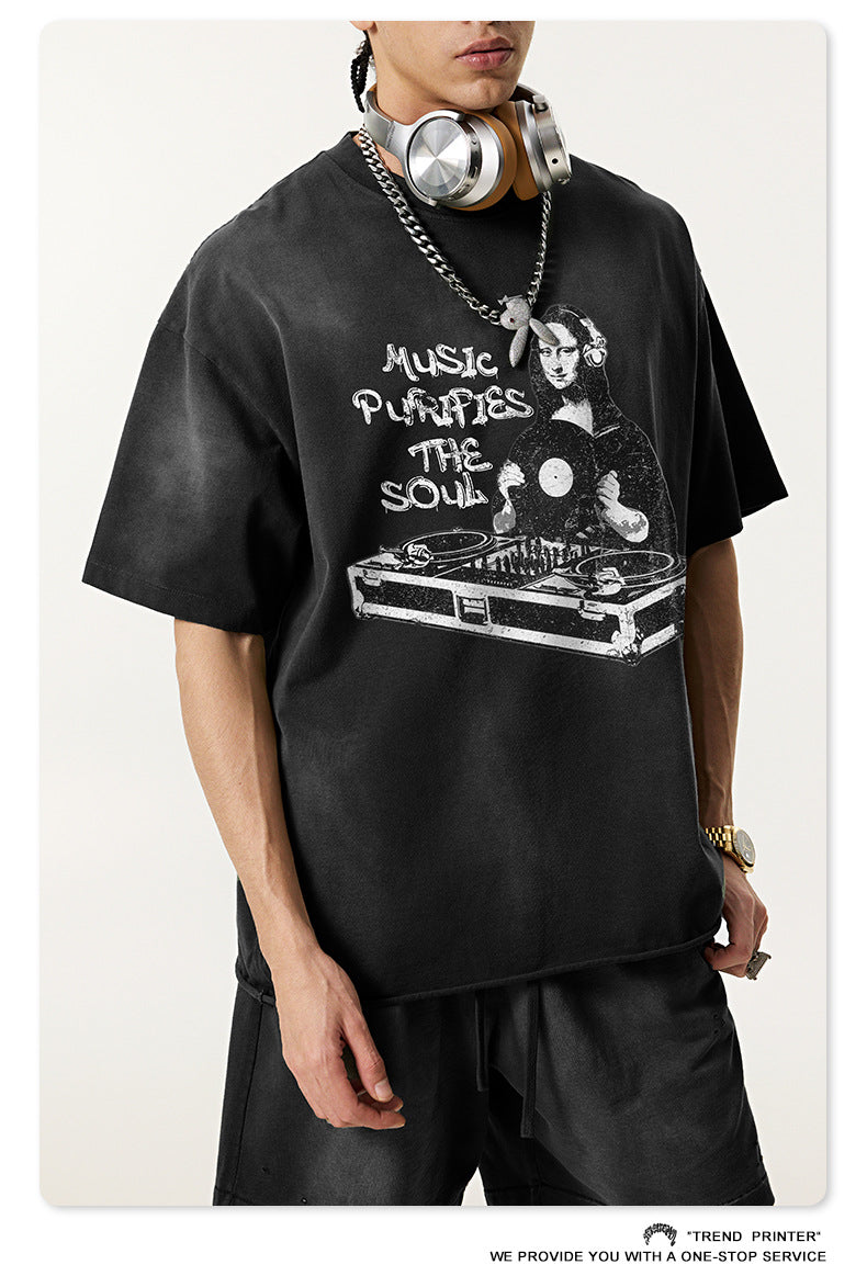 ▶𝔽𝕦𝕤𝕚𝕠𝕟 𝔽𝕠𝕔𝕦𝕤 ⌘𝓦𝓪𝓼𝓱𝓮𝓭 𝔀𝓲𝓷𝓭 ◀ 2025夏季歐美復古高街趣味蒙娜麗莎印花泛白寬鬆短袖男女同款 TZ-06