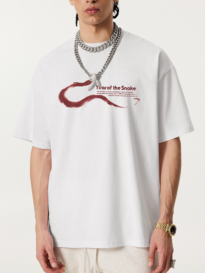 ▶𝔽𝕦𝕤𝕚𝕠𝕟 𝔽𝕠𝕔𝕦𝕤 ⌘𝓦𝓪𝓼𝓱𝓮𝓭 𝔀𝓲𝓷𝓭  ◀2025夏季歐美潮牌經典款新年系列oversize蛇年寬鬆大碼短袖T恤男 TZ-20