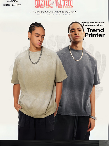 ▶𝔽𝕦𝕤𝕚𝕠𝕟 𝔽𝕠𝕔𝕦𝕤 ⌘𝓦𝓪𝓼𝓱𝓮𝓭 𝔀𝓲𝓷𝓭 ◀ 2025春夏美式潮牌做舊短袖水洗漸變純棉Ｔ-short  TZ-01