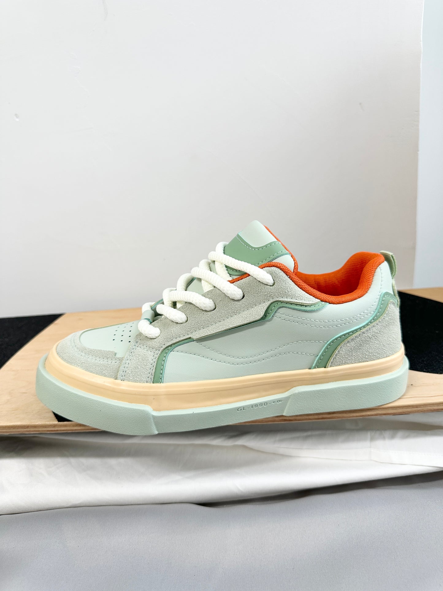 ♛𝔽𝕦𝕤𝕚𝕠𝕟 𝔽𝕠𝕔𝕦𝕤☢︎ꜱᴋᴀᴛᴇ ꜱʜᴏᴇꜱ ♜✽✽𝟤𝟢𝟤𝟧✽ 春夏新款陽光繽紛復古側裙板鞋 男女情侶款(35-44號)  xɴ𝟨𝟪