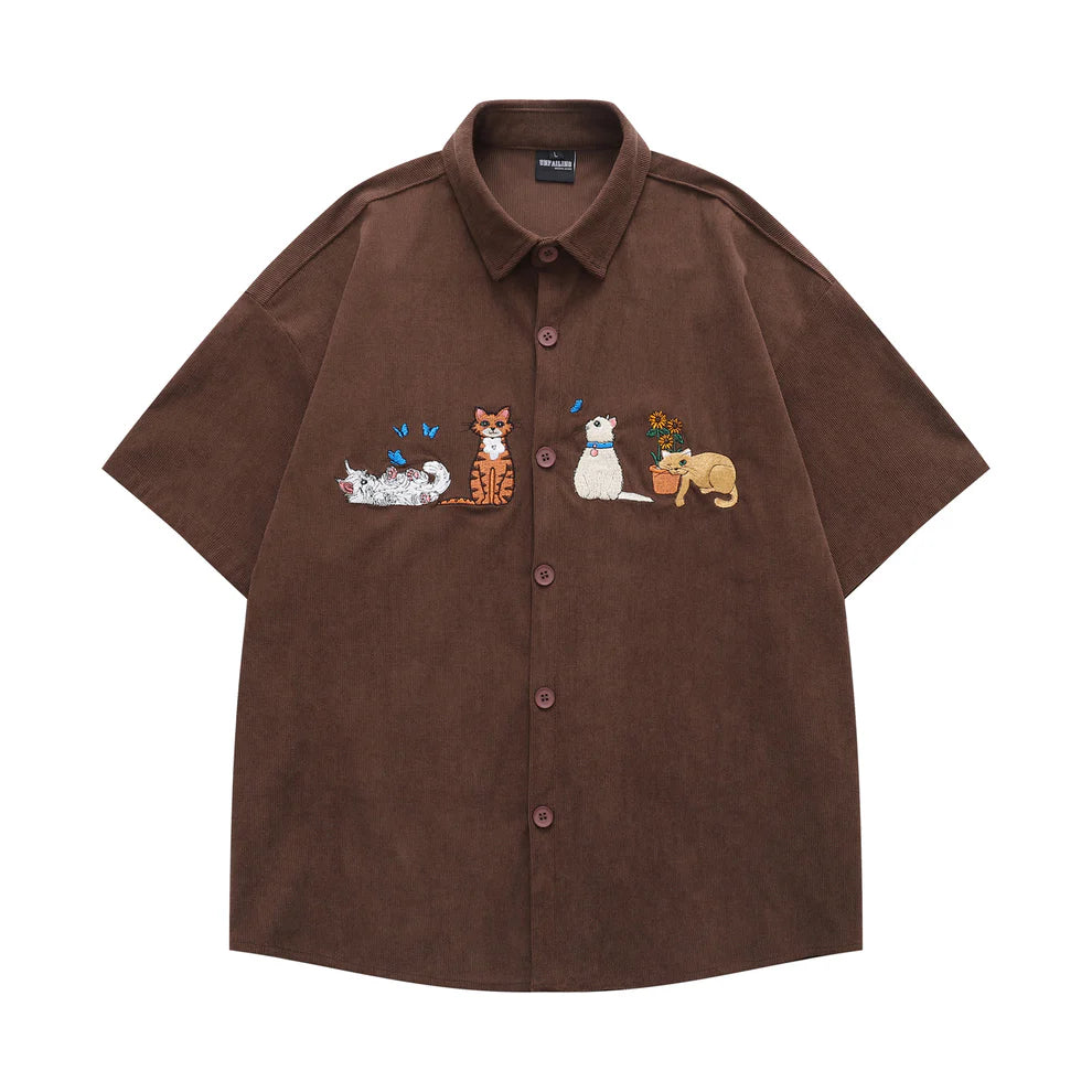 𝔼mbro 𝕊hirt𒉽美式復古趣味貓咪繡花燈芯絨短袖襯衫(棕色)