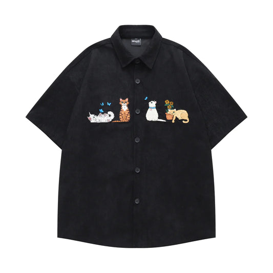 𝔼mbro 𝕊hirt𒉽美式復古趣味貓咪繡花燈芯絨短袖襯衫(黑色)