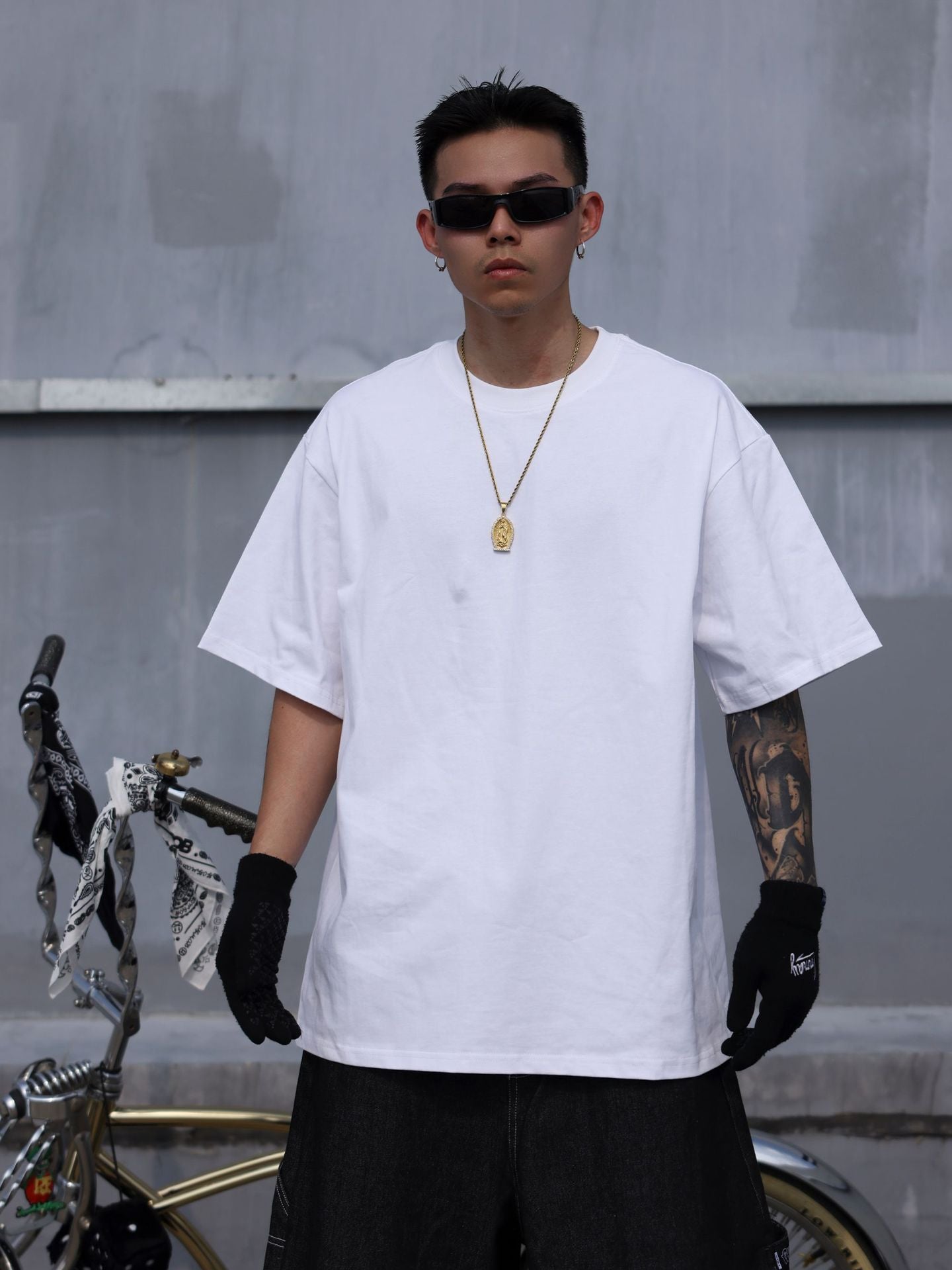 𝔽𝕦𝕤𝕚𝕠𝕟 𝔽𝕠𝕔𝕦𝕤-ᴄʜɪᴄᴀɴᴏ♠︎悍匪♠︎ 美式風格hiphop街舞纯色重磅小领口chicano短袖